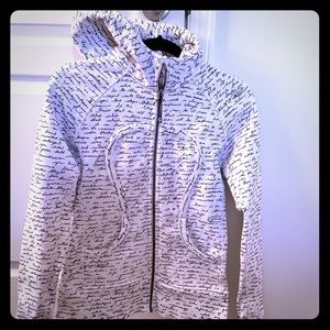 Lulu hoodie! Rare pattern. Great condition💘